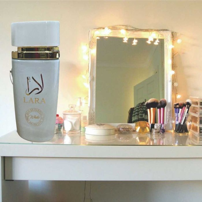 Елегантен дамски парфюм Lara White EDP