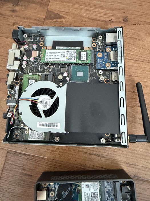 3 mini PC uri Asus Lenovo Exone