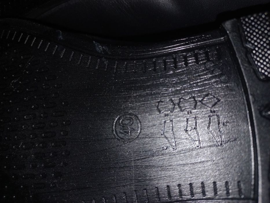 Продаю женские туфли