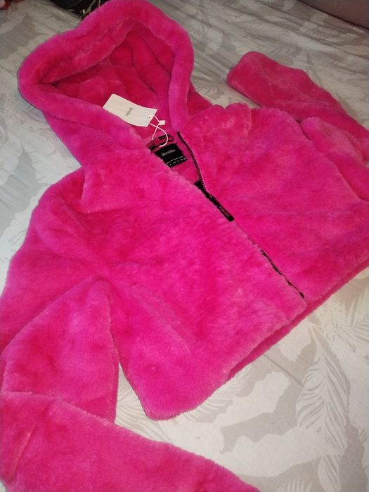 Яке BERSHKA размер S