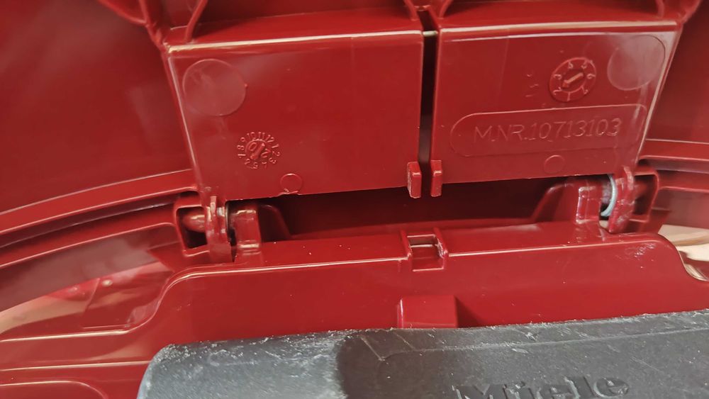 Прахосмукачка Miele C3 Cat & Dog