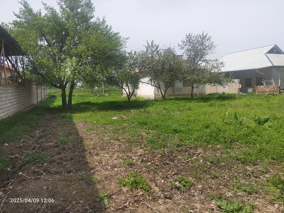 Уй,ховли сотилади Кирсадак махаллясида