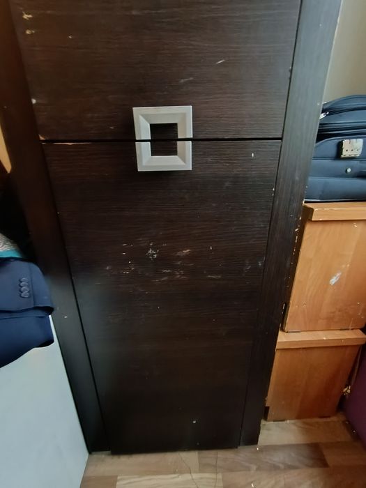 Черный шкаф,2 шкаф