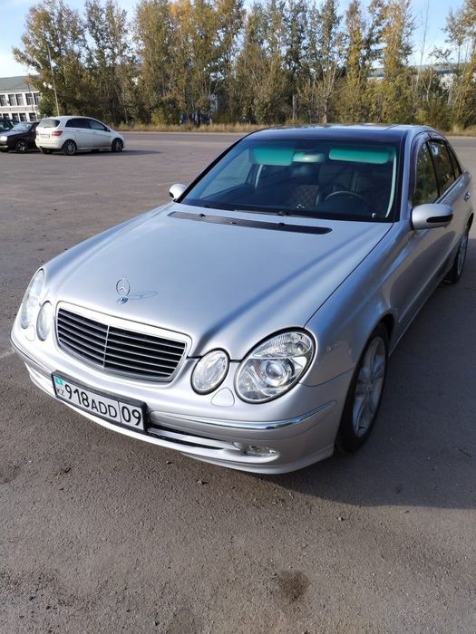 Мерседес211 E220.