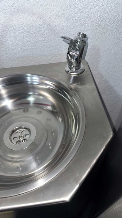 Фонтанчик питьевой без острых углов BURSHA #61