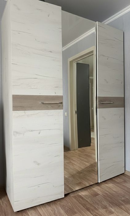 СРОЧНО Спальний Шкаф продается