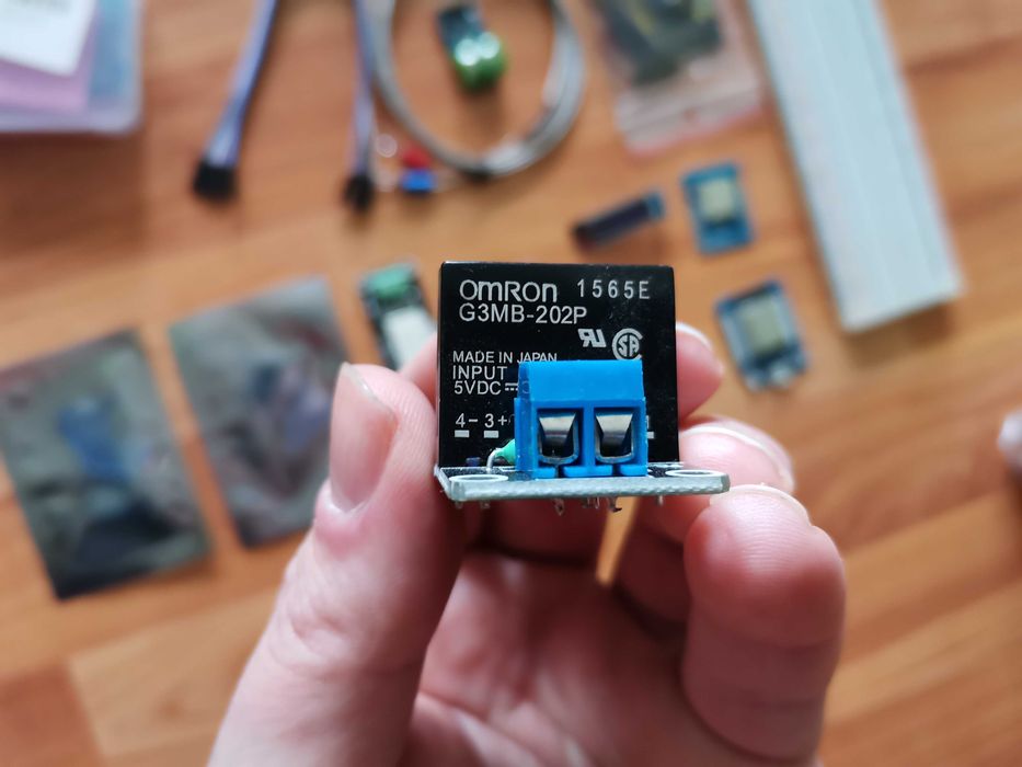 Placa dezvoltare wifi  Wemos ESP32 D1 + OLED 2.42 + senzori etc