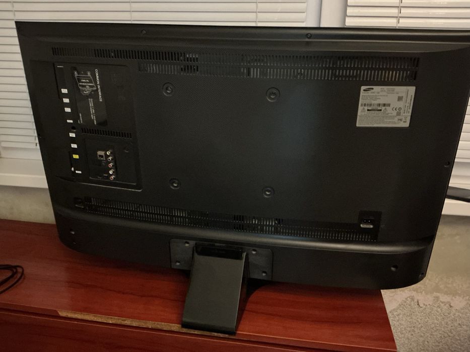 SAMSUNG SMART TV -  UHD Model : UE40JU6500W - 40” с извит ецкран