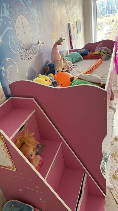 Двухьярусная детская кровать