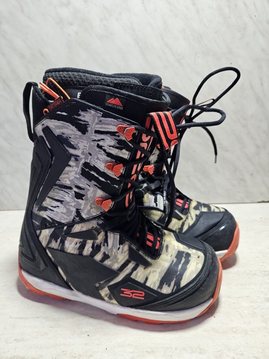 Boots 128 buti placa snowboard   Thirtytwo mărimea  43