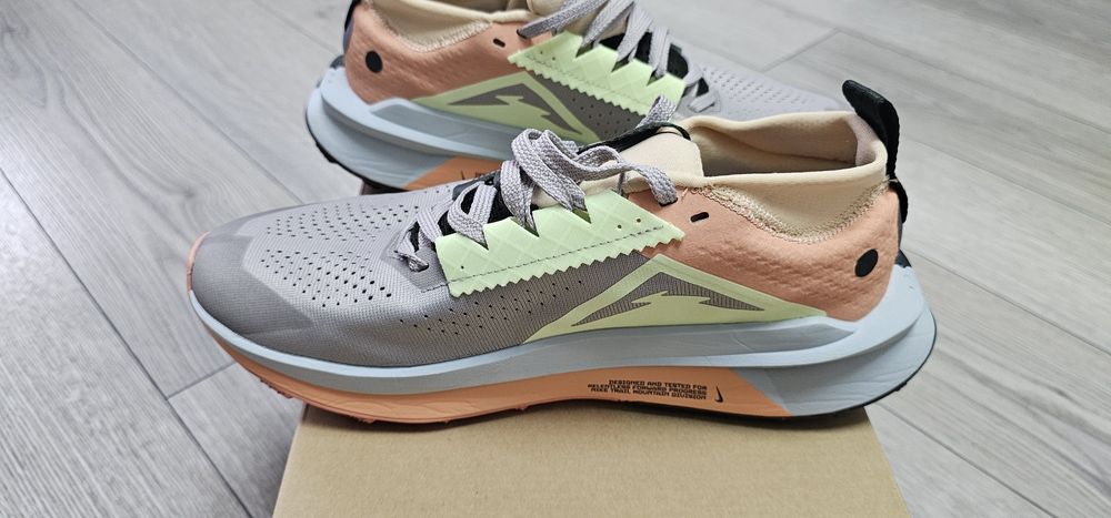 Adidasi NIKE ZOOMX Zegama Trail2