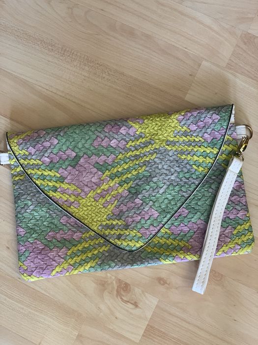 Чанта в свежи цветове