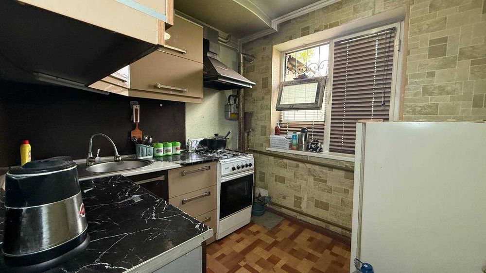 Текистел Бурч аптека 1 қаватда 2 хонали квартира сотилади. ID: 1921