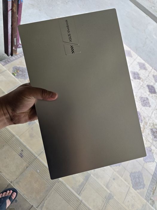 Asus VivoBook 2025 model