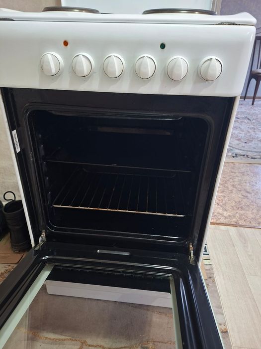 Продам электроплиту "Индезит"