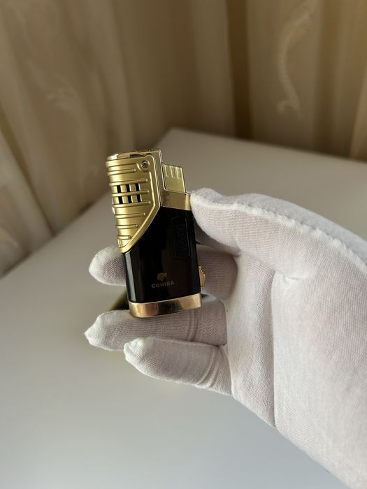 Cohiba луксозна запалка с 3 пламъка и вграден пънч