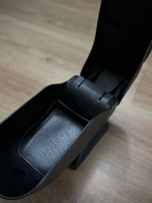 Подлакътник за кола