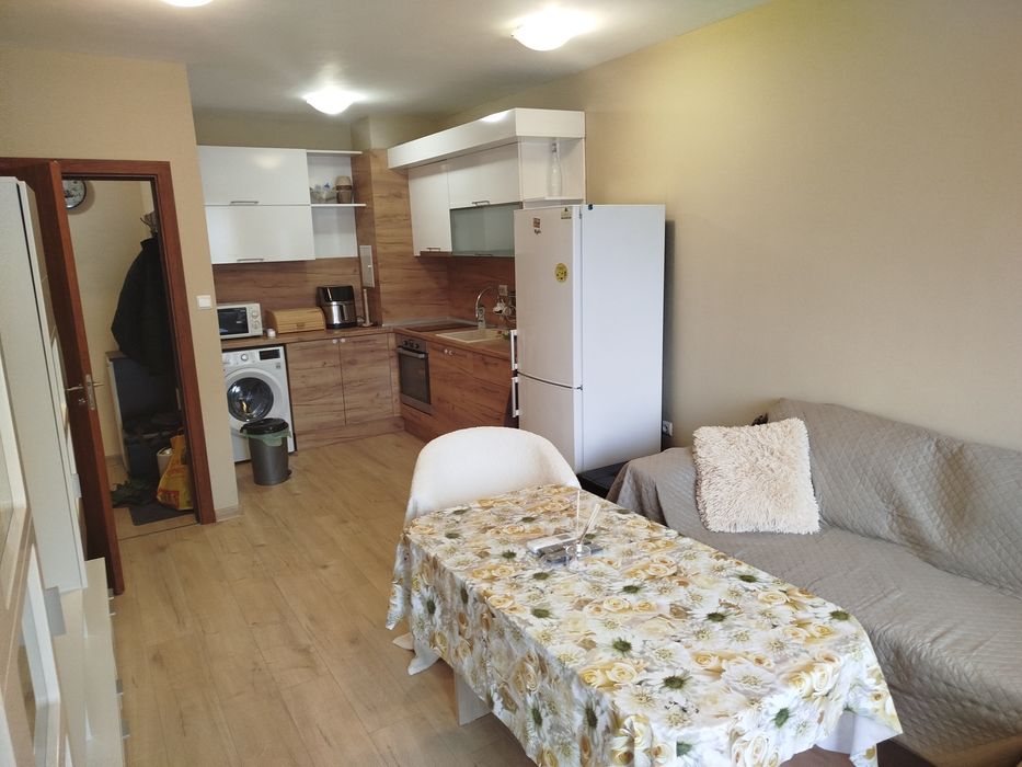 Давам под наем двустаен апартамент в славейков