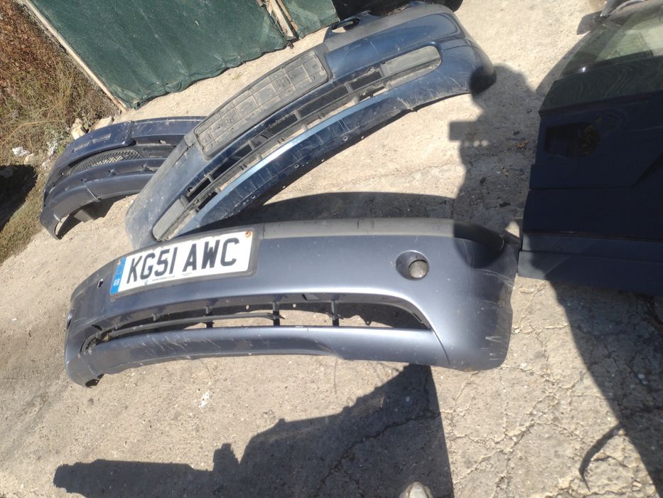 Продавам предни брони за BMW e46 купе седан compact комби