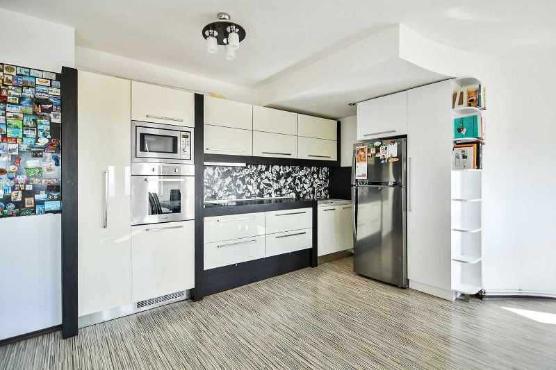 Продава се Тристаен апартамент в Варна, м-т Траката - 110 кв.м за 1937 €/кв.м - Снимка #8