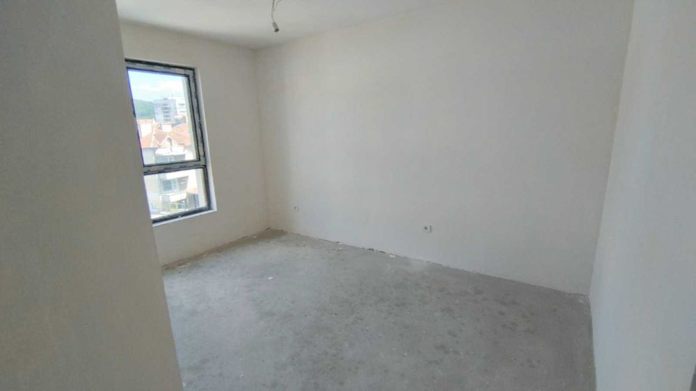 Продава се Тристаен апартамент в Варна, Аспарухово - 100 кв.м за 1370 €/кв.м - Снимка #4