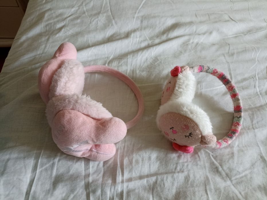 Платюшко на 6-8 лет связанное вручную и наушники