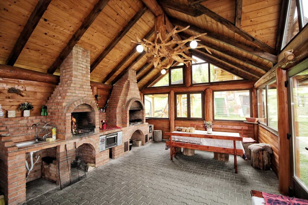 Inchiriez cabana de buștean la munte