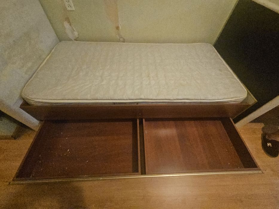 Продаётся кровать