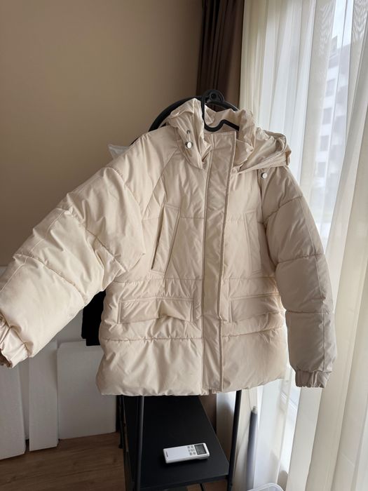 Кремаво бяло яке ZARA