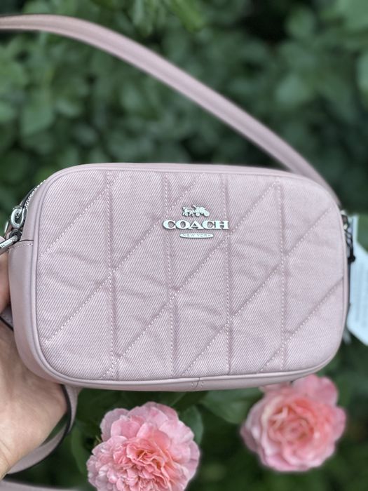 Сумка кросс-боди Coach Mini Jamie из денима и гладкой кожи розовая