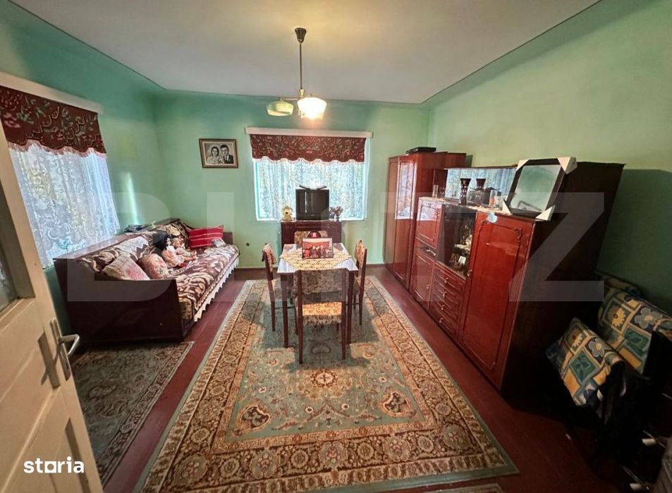 Casa cu 2 camere, 141 mp, 690 mp teren,  Petrestii de Mijloc