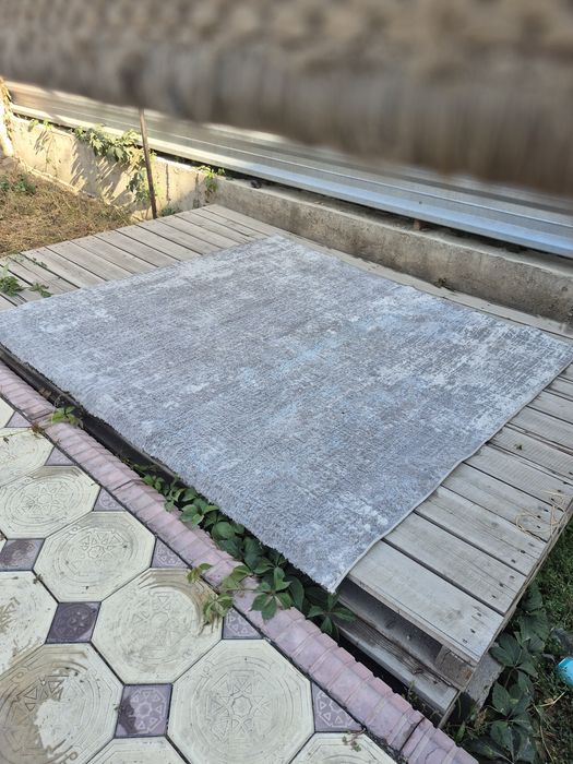 Продам б/у ковры по 5 и 15 тыс