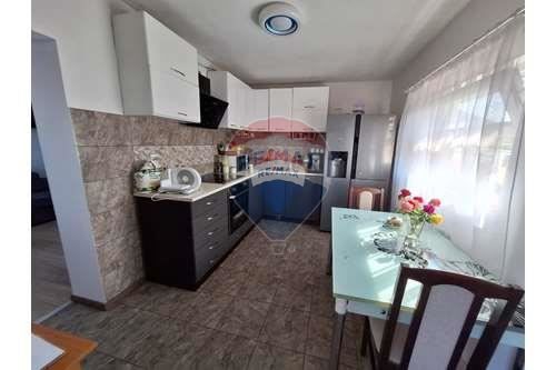 Къща за продажба в село Гурково, обл. Добрич, СА