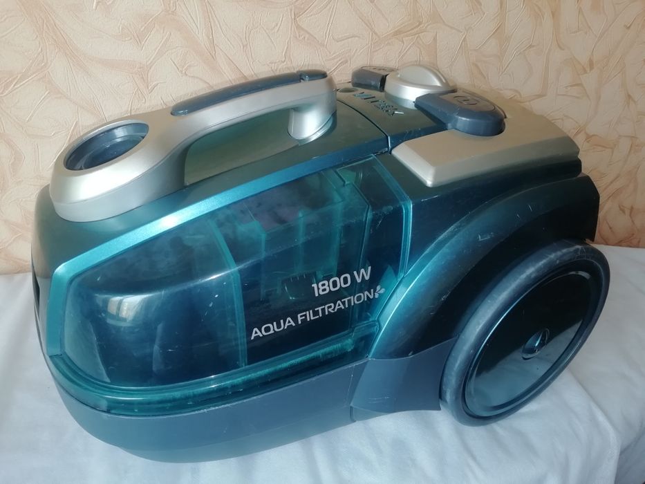 Пылесос VITEK продам