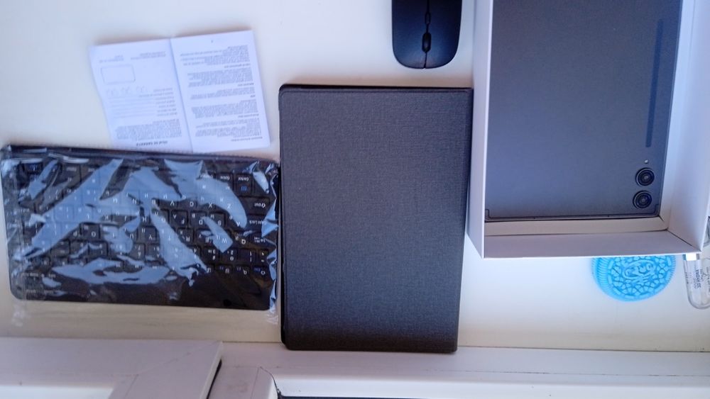 Продаю планшет хороший состаяния есть торг!