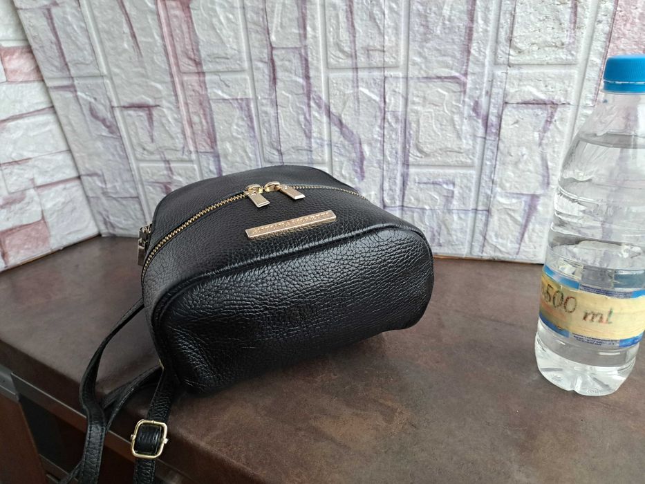 дамска раница,черна кожена,чанта,Antonia Moretti -естествена кожа