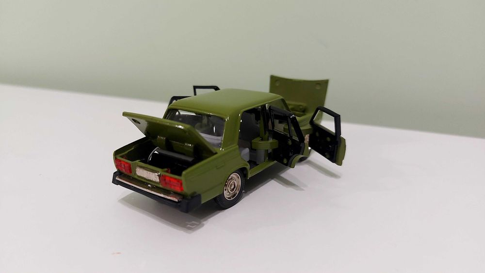 ВАЗ 2105 А39 1:43 СССР