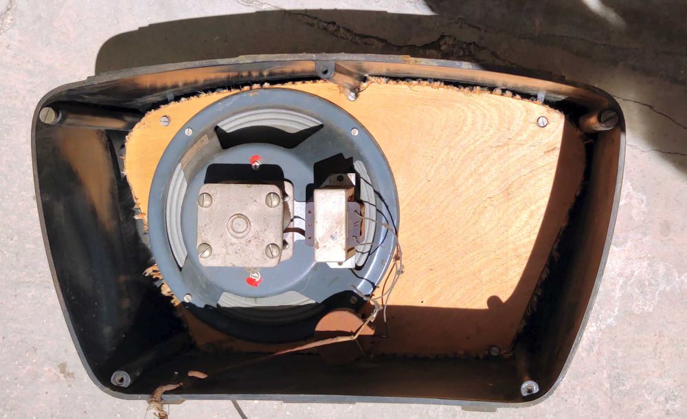 Три различни стари радиоточки