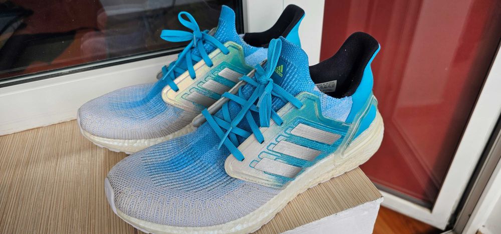 Adidași marimea 44