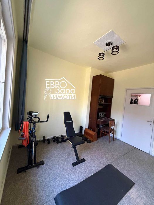 Четиристаен апартамент за продажба на парковата улица Методи Кусев