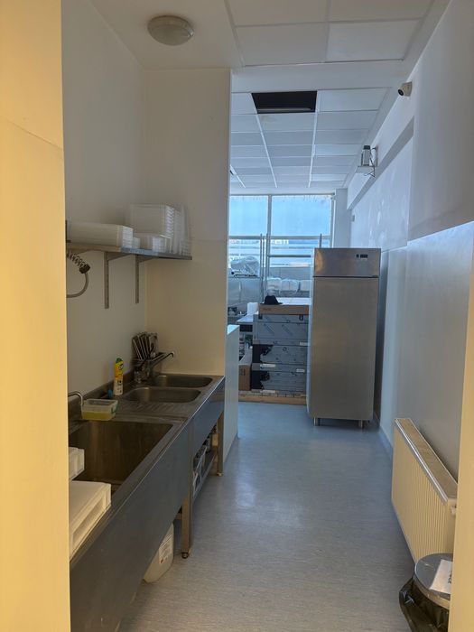 1050 €/mp | 360 mp |   PROPRIETAR- spatiu inchiriat-cu 2000 Euro-luna