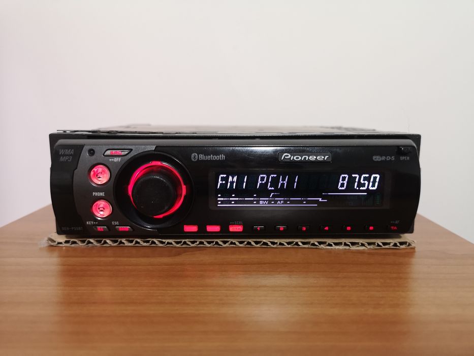 Vând cd player auto Pioneer