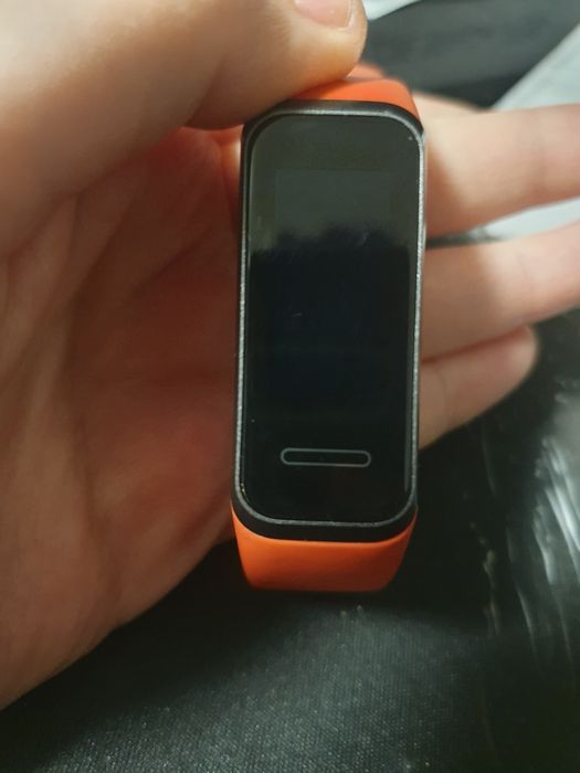 Смарт гривна - Huawei Band 4