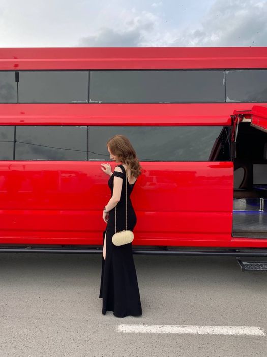 Продам вечернее платье для выпускного вечера