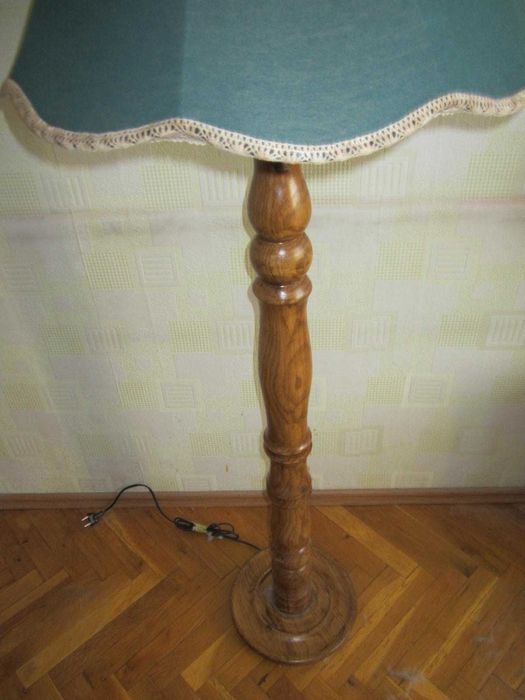 Високи и масивни лампиони