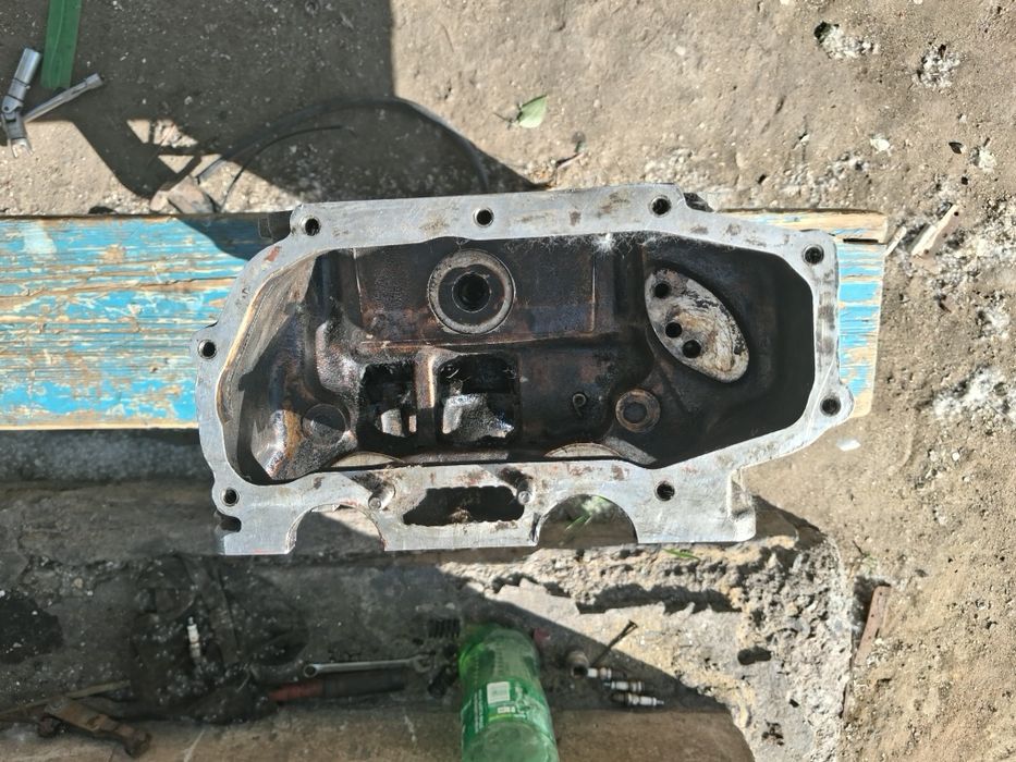Продам головку двигателя ga16