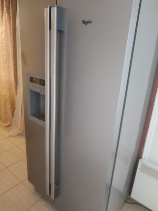 Combina frigorifica whirpool  no frost  face to face