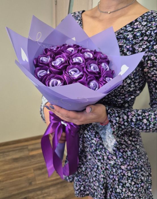 Букет от сатенени рози