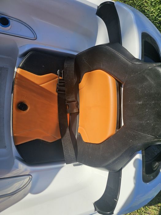 Детска акумулаторна кола BMW i8