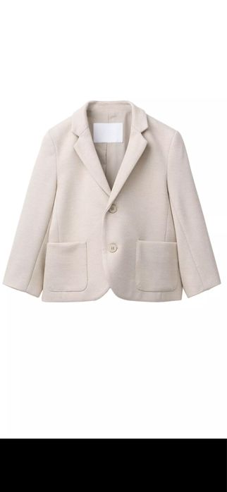 Zara бежов костюм за момче